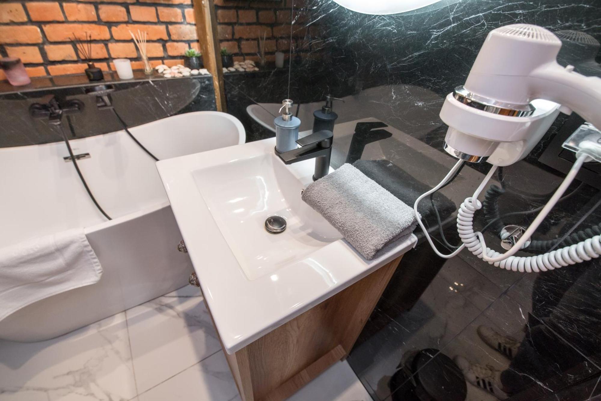 Przytulny Apartament Z Wieżą Gliwice Zewnętrze zdjęcie